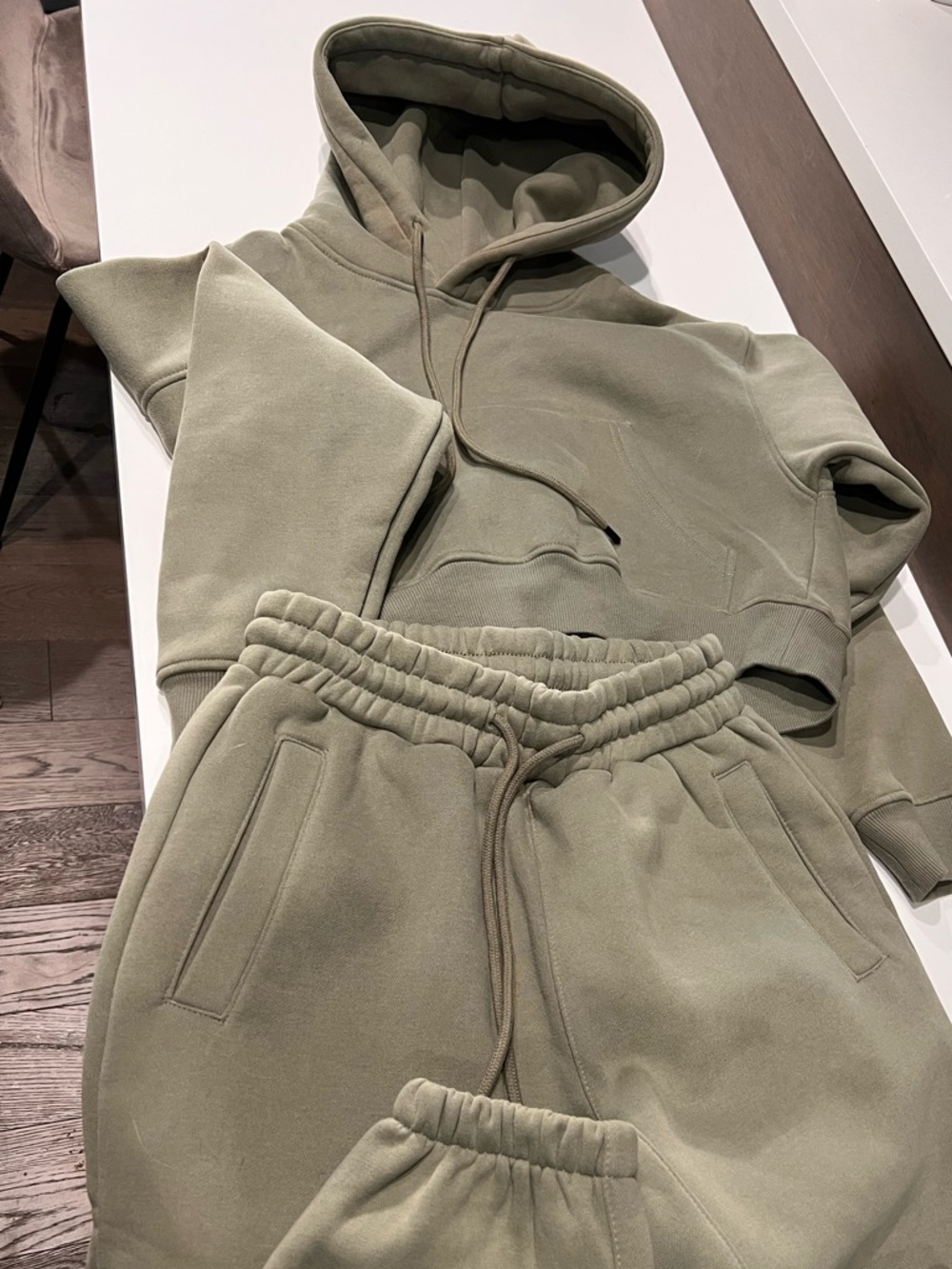 2 piece set thick and cozy size small
